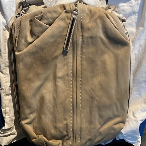 NEW Caraa Studio Backpack Medium in Sand Linen - Picture 9 of 9
